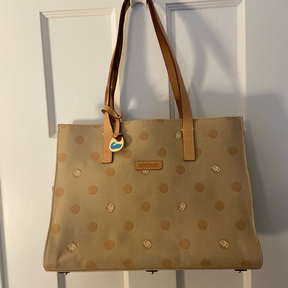 Beige Dooney & Bourke tote bag - Picture 2 of 6